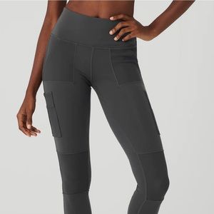 ALO Yoga HIGH-WAIST CARGO LEGGING